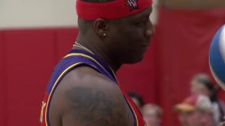 Harlem Wizards take on District 11 teachers in fun-filled fundraiser