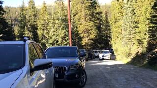 Crowded parking lot at base of Quandary Peak